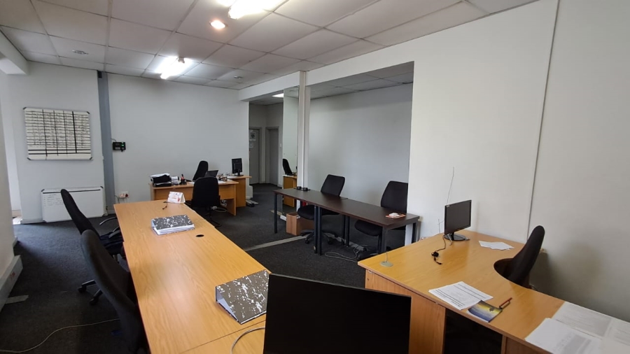 To Let commercial Property for Rent in Vincent Eastern Cape